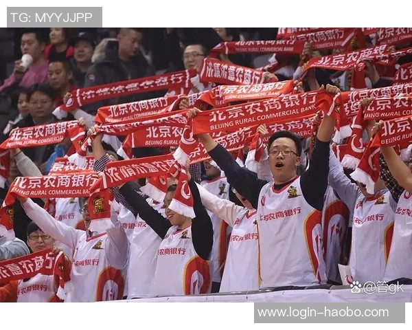 激情四溢的足球服广告展现运动精神与团队合作的完美结合